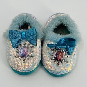 Disney's Frozen II Blue Slippers - Size 7/8 - Great Condition